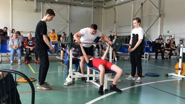 Пауэрлифтинг. Соревнования по жиму лежа. Отрадное 23.04.23 г. смотреть онлайн