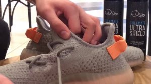 ? КАК ЗАВЯЗАТЬ YEEZY BOOST 350 V2 В СТИЛЕ KAWS // How To Lace Your YEEZY KAWS Style ?