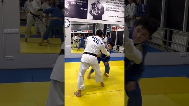 Judo Kumi-Kata - техника захватов.  Срыв верхнего захвата с продергиванием за собой, ORTUS.KZ