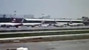 Жёсткая посадка Sukhoi Superjet 100 в  Шереметьево