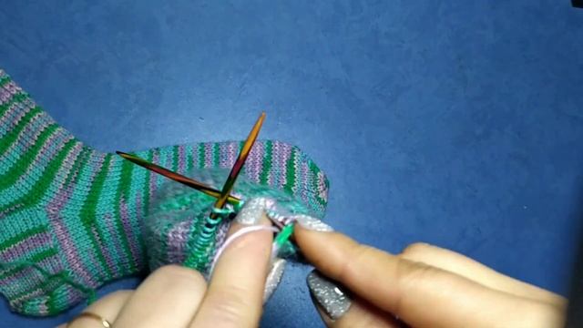 МК носки спицами для начинающих. клин подъёма. Очень просто.