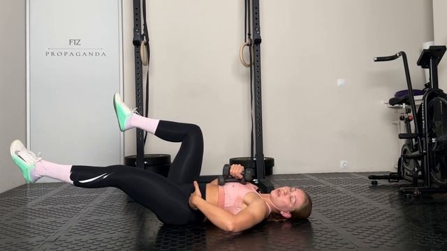 Мертвый жук с гантелями смотреть онлайн