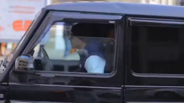 Цени её пока она у тебя есть смотреть онлайн