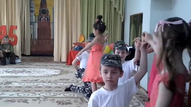 танец У солдата выходной смотреть онлайн