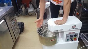 Спиральный тестомес с фиксированной дежой, 40 кг/ 60 л