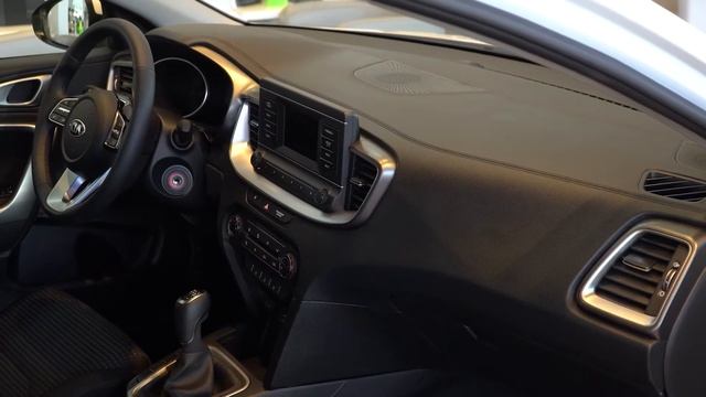 Kia Ceed смотреть онлайн