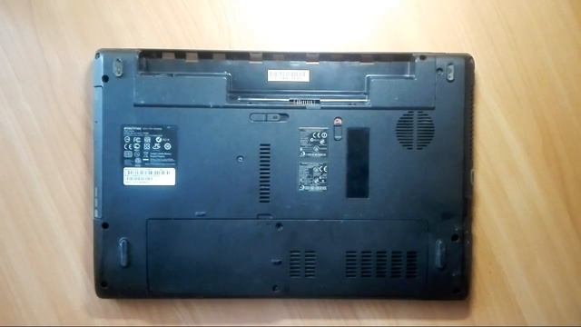 Как снять, поменять жесткий диск на ноутбуке eMachines e642 (PEW86) смотреть онлайн