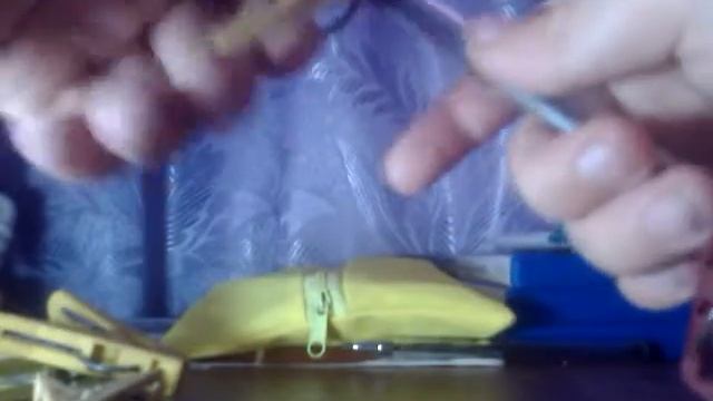 Як зробити штатив із прешчепок і ручкі смотреть онлайн