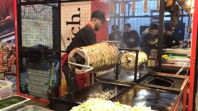 Американская уличная еда - очереди за шавермой Нью-Йорка (США)