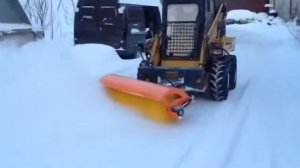 Щетка на мини погрузчик - уборка снега щеткой - подметальные дорожные щетки - КИИТ