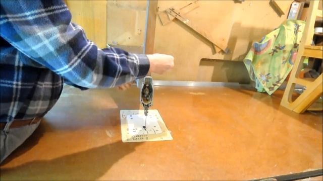 Лобзик в столе