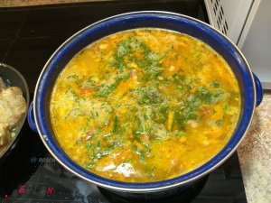 Рецепт горохового супа с копчеными свиными ребрышками ??