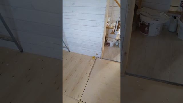 Закончили отделку потолка и стен в последней комнате сруба? смотреть онлайн