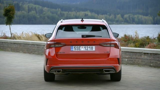 New Skoda OCTAVIA RS Combi (2021) - FIRST LOOK, exterior interior & DRIVING (exhaust sound)