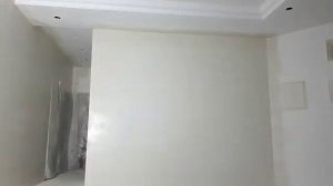 Покраска стен в гостиной.