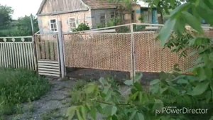 Наши окна друг на дружку смотрят вечером и днём...