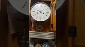 Часы механические маятниковые с боем Янтарь