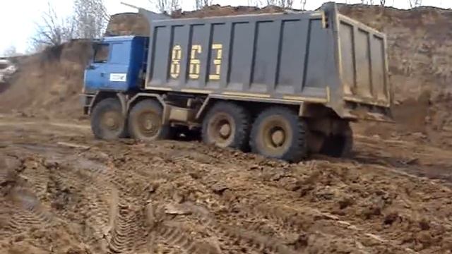Полноприводный самосвал TATRA в карьере.MPG смотреть онлайн