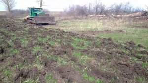 обработка нового поля трактором Т 74    4 апреля - 25 апреля 2022