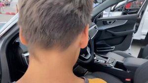 Доступный китайский автопром.
