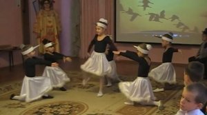 Танец " Журавли" Утренник в детском саду.