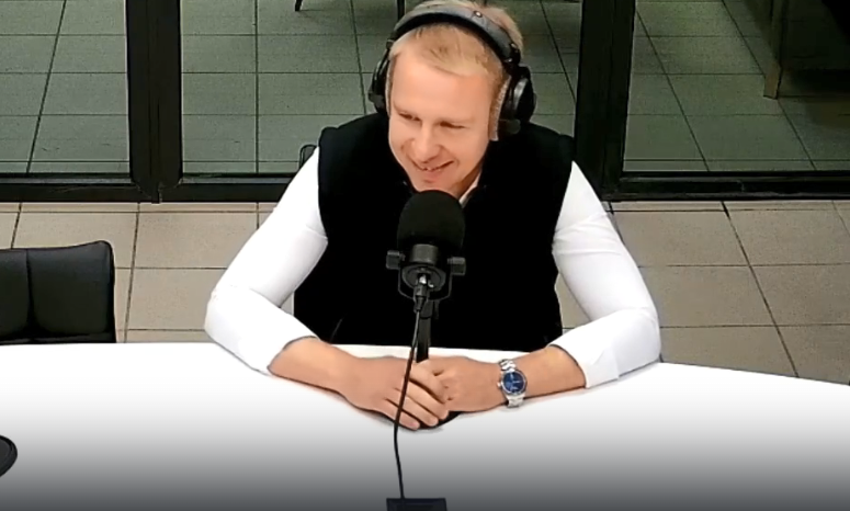 Александр Полянкин?
Директор дилерского центра 