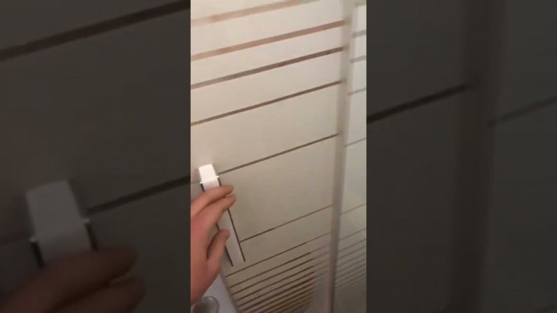 Гениальное решение с душевой в бане-бочке