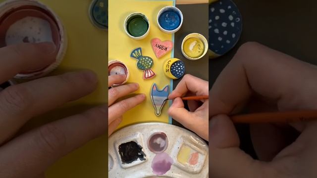 значок Кицунэ - японского демона из керамики смотреть онлайн