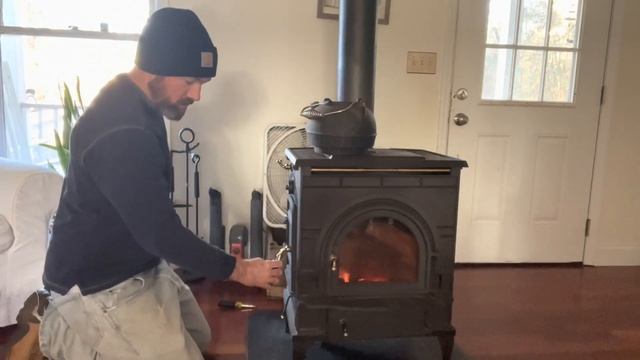 How to use a wood burning stove. Dutchwest. How to start a wood burning stove. смотреть онлайн