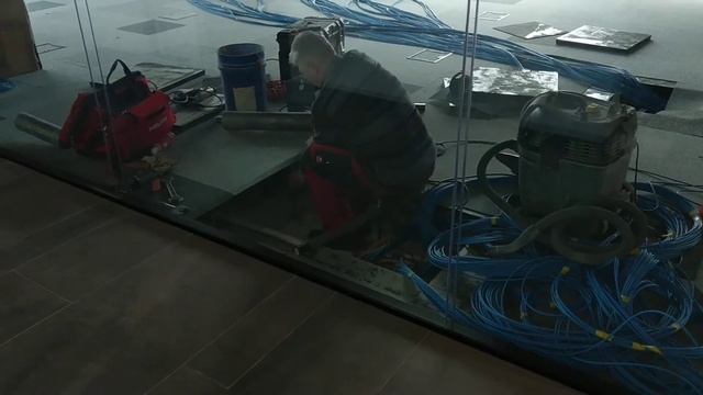 Отверстие глубиной 2.5 метра смотреть онлайн