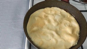 Омлет на сковороде. Вкусный, нежный, сливочный.
