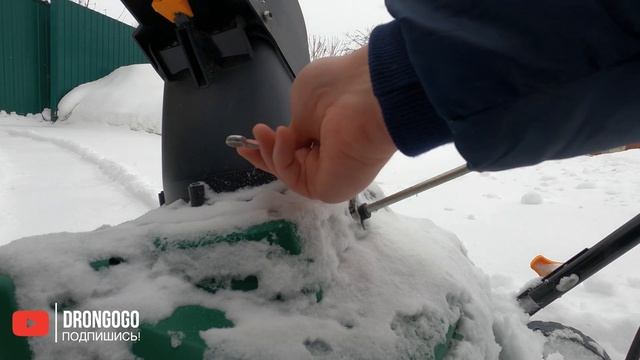 Как почистить снег с крыши без лопаты? Снегоуборщик или лопата? Опыт инженера... смотреть онлайн