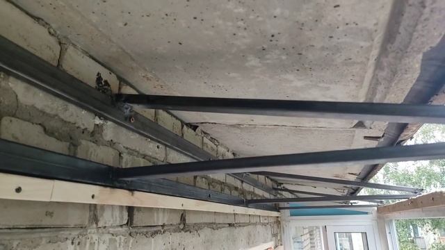 Крыша на балкон последнего этажа в г.Королёв Московская область/Козырёк над балконом/Установка крыш смотреть онлайн