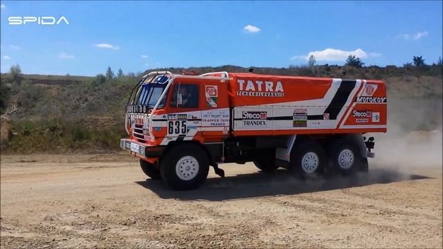 Tatra 815 (1986) vs. Tatra Phoenix (2017) смотреть онлайн