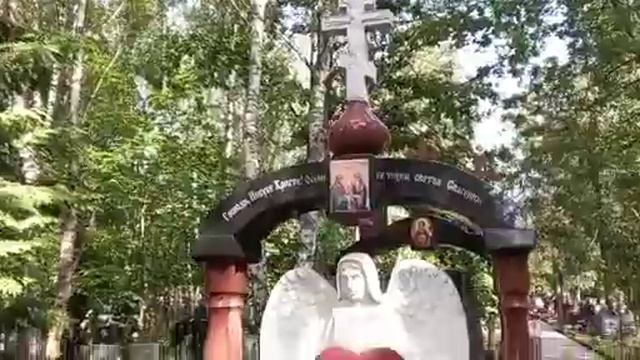 Дорогой мемориальный комплекс с колоннами балясинами из гранита на могилу смотреть онлайн