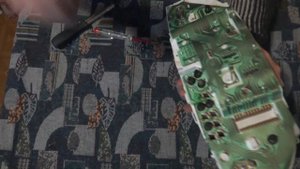 Opel  Omega B Панель приборов ! Как разобрать ? Что внутри  ?