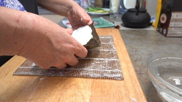 Домашние Роллы Филадельфия смотреть онлайн