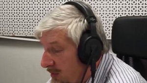 С. Савельев. Если собаке раздавить лапы кирпичами