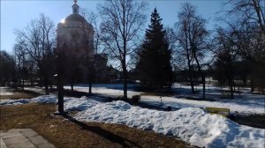 Сегодня 21 марта 2022 год. Памятник Лескову. Город Орёл