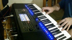 опять очередное Italo disco на Yamaha psr sx 700