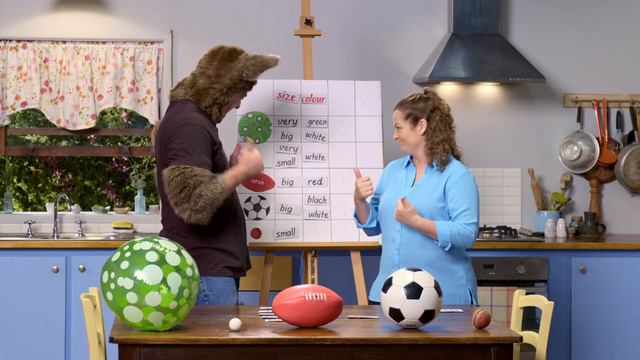 Sally and Possum Season 3 Episode 11 - The football смотреть онлайн