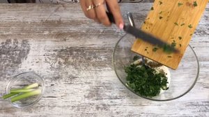 Треска запеченная в духовке с соусом из сметаны помидоров и сыра