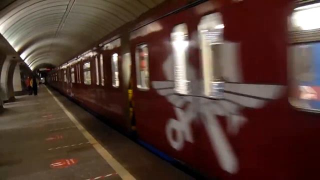 Тематический поезд в Московском метро смотреть онлайн