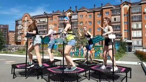 Джампинг, или фитнес на мини батуте .