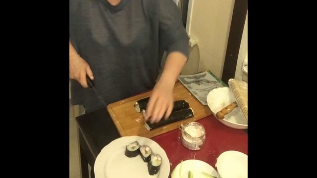 ПЕРВЫЙ РАЗ ДЕЛАЮ РОЛЛЫ ✅ смотреть онлайн