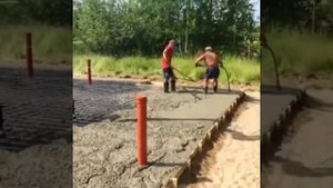 Заливка бетонной плиты под каркасный дом.