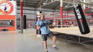 Бой по мешку. Отработка ударов по груше. Техника выполнения ударов