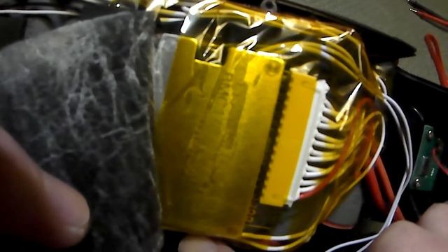 Куда припаиваться кнопка включения к батареи смотреть онлайн