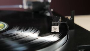 ТОП-5 самых популярных проигрывателей винила 2021-2022 года