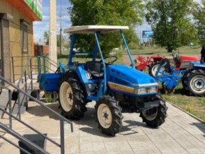 Мини-трактор с ISEKI TU245 с козырьком